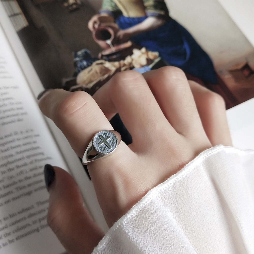 Vintage Sterling Silver Cross Signet Ring - Picture 7 of 8